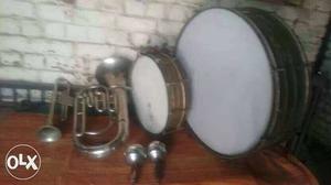 Silver And White Musical Instrument Set