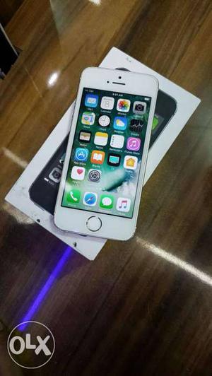 Apple iPhone 5s 16gb in awesome condition