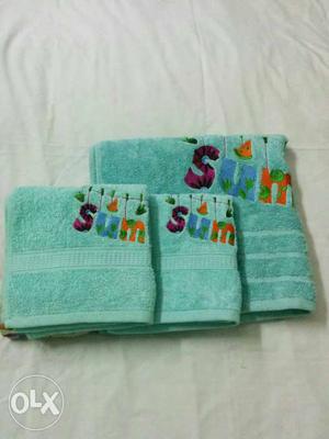 Brand new 4pc's set of towels