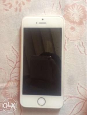 IPhone 5s 16 gb with earphone, charger,no bill only id