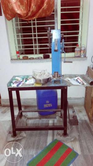 It is a aggarwati making machine I want to sell