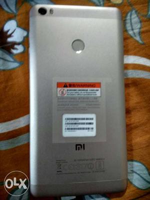 MI MAX new mobile just 6 month old no problem