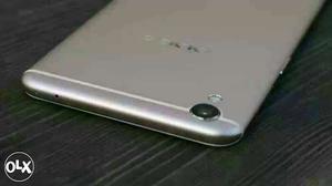 Oppo 4gb -64gb gry silver clur Abut a 4mnth old