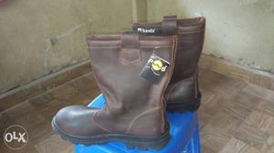 Brown and Black all season safety boot, Imported made in