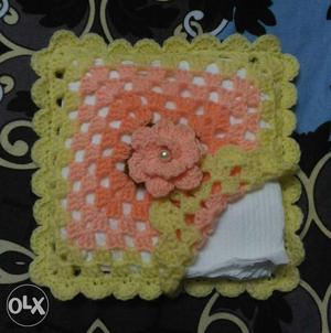 Crochet tissue holder size: 6"×6" material: