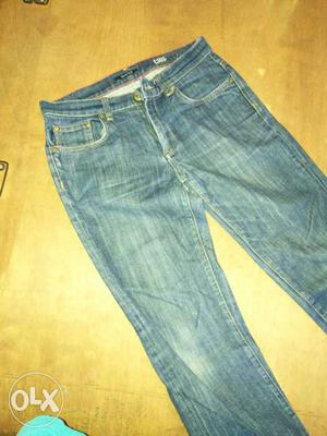 Its an original gant brand jean, waist size 27",it