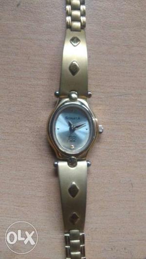 Sonata Gold Plated Watch In Excellent Condition