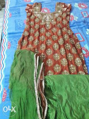 Women's Green, Brown, And White Sari