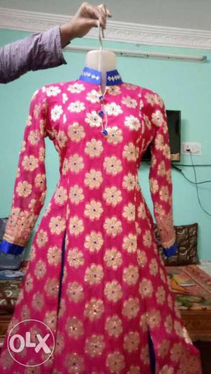 Designer suit iam selling any type of suts anar