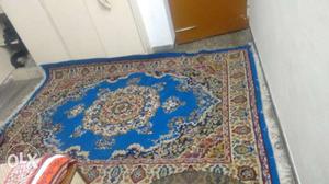 Floor Carpet in excellent condition for sofa, or