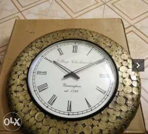 Handicraft wall clock in mint condition...I