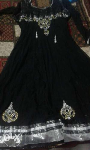 I want to sale long anarkali with dupattas one