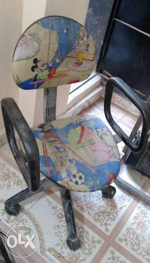 Kids rotating chair in good condition price