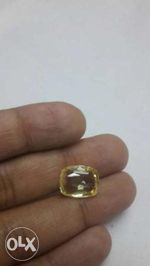 Natural yellow sapphire siloni weight  cts