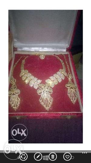 Neckless...it is totally new...i want to sell it
