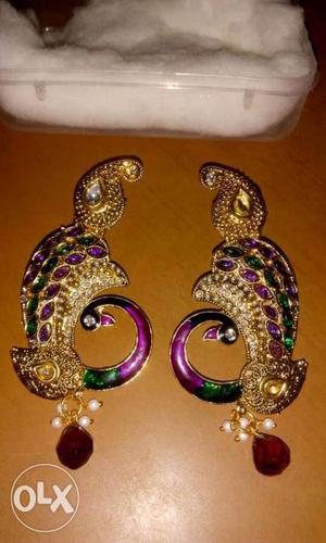 New Unused Gold, Amethyst And Emerald Pendant Earrings