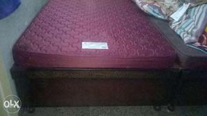 One box bed size 6X4 good quality wood and in
