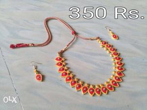 Quilling koyer design necklace with earring set.