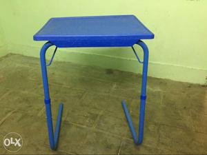 Table mate blue colour