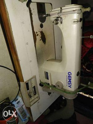 White Gemsy Sewing Machine