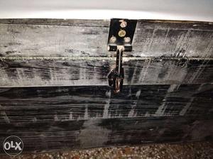 Wooden Box in gud condition