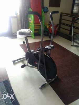 A brand new cycling exercise machine in black