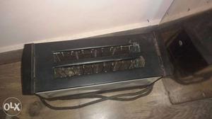 Bread toaster in working condition, very less used