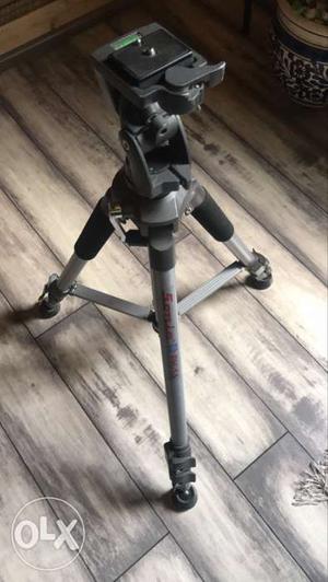Camera stand for dslr of any make canon,nikon or
