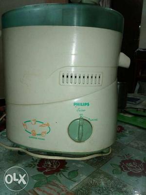 Juicer machine...is in gud condition