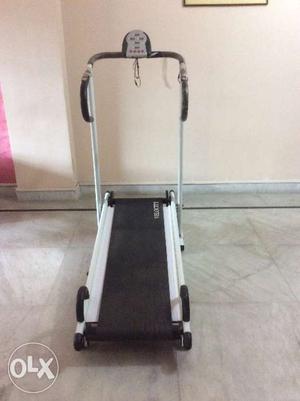 Manual Treadmill in good and usable condition.