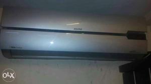 Silver Split Air conditioner. In very good condition, for