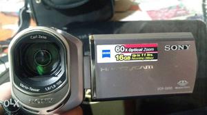 Sony Handycam DCR-SX60E in Brand new condition, touch
