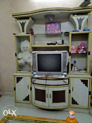 Strong wooden showcase with TV at just rs 