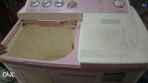 White And Pink Twin Tub Washer And Dryer Set