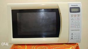 White Panasonic Microwave Oven (not working)