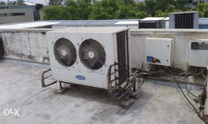 With three compressor,single unit,7.5 ton carrier ductable