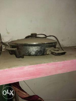 Grey Electric Cooking Pot