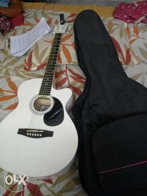 I want to sell my new JIMM Acoustic guitar.