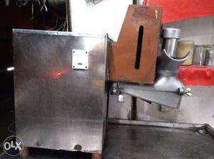 Kalsi Juice Machine in excellent condition. only