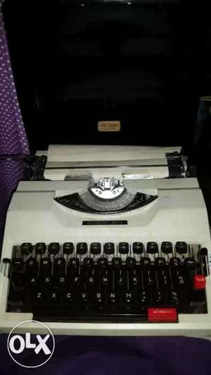 Working Typewriter