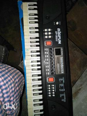 Black Bigfum Electronic Keyboard