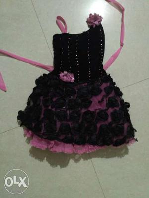 Black frock for kids (Age 4-6 years)