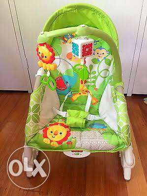 Fisher-Price 2 in 1 a rockingchair just 1month old