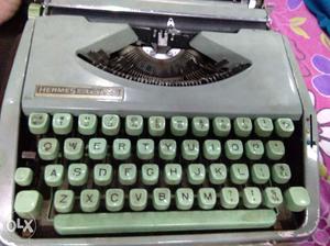 Hermes 20years old antique typewriter at its
