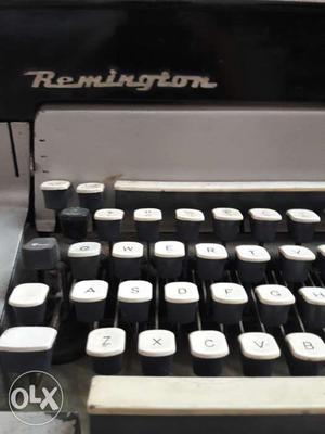 Remington Typewriter (Old)
