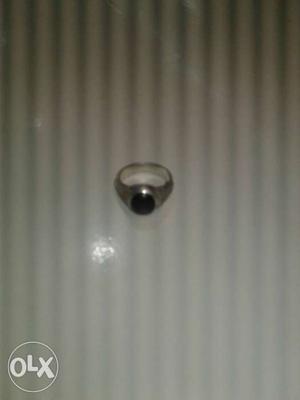 Black Cabochon Gem Silver Ring