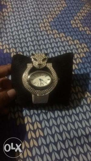 Brand new bling watch at rs 600. from tailand