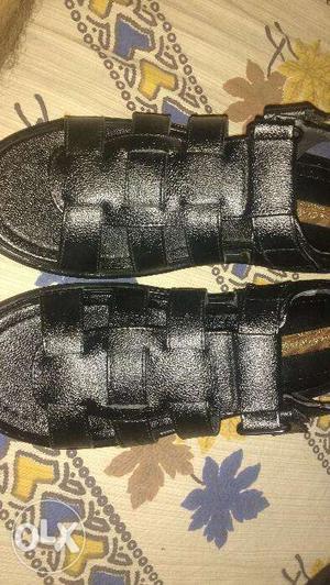 Sandals size 10