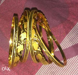 6 bangles set brand new in reasonable price
