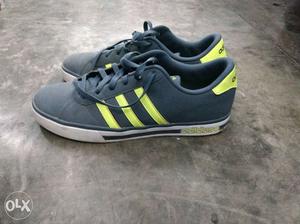 Adidas Neo causal shoe size-10 in good condition